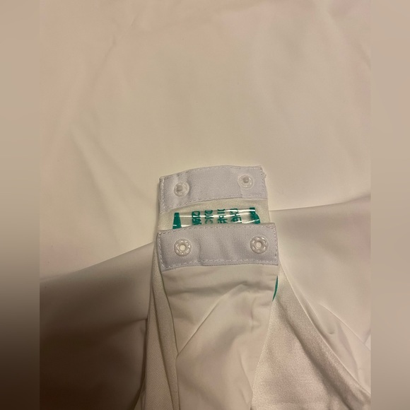 KITTENISH WHITE SIGNATURE SLEEVELESS BODYSUIT - Picture 9 of 12